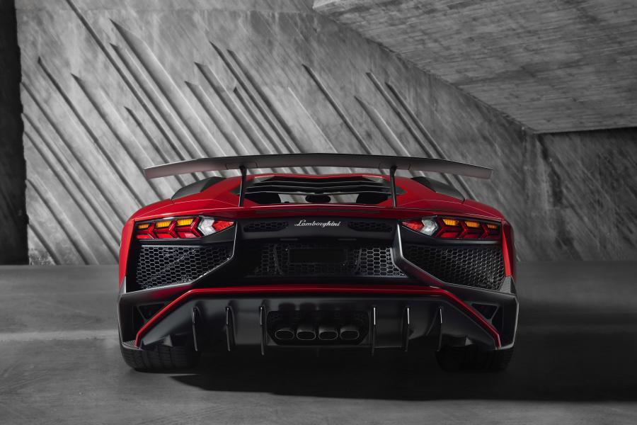  Lamborghini Aventador LP750-4 Superveloce 2015 года  (фото 6 из 49)